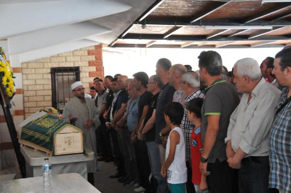 Tuğba öğretmen, Yalova'da gözyaşlarıyla  toprağa verildi