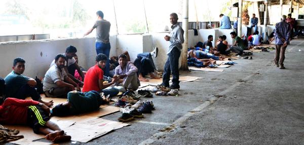 Bodrum'da pazar yeri Pakistanlı kaçaklarla doldu