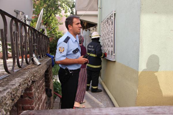 Dumanların arasında kalıp baygınlık geçirdi