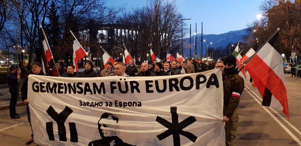 Nazi destekçileri sokağa indi