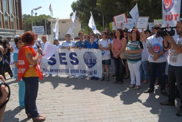 Dokuz Eylül'de sağlıkçılardan personel yetersizliğine tepki