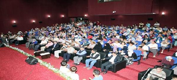 Elazığ Belediye Başkanı'na 100'er lira yardım tepkisi