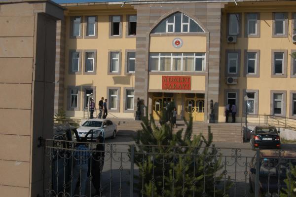 Canlı kalkan' oldukları öne sürülen 13 kişi serbest bırakıldı