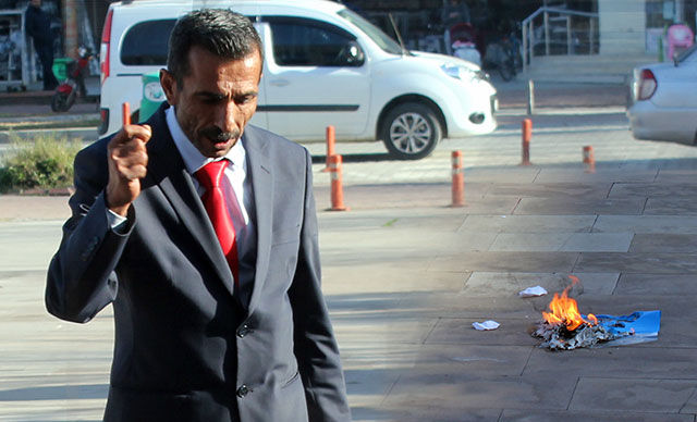 Aday olamayınca evraklarını yaktı