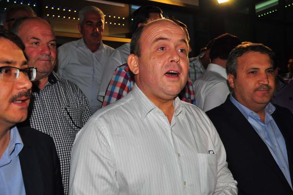Manisa Büyükşehir Belediye Meclisi'nde gergin toplantı