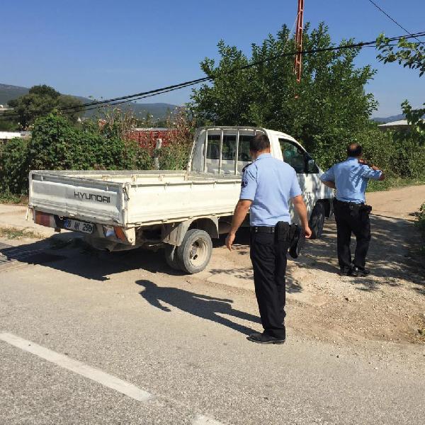 Motosiklet kamyonete çarptı; sürücü ağır yaralandı