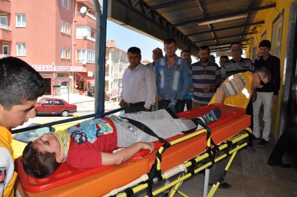 Bayram tatili yolunda kaza: 1 ölü, 5 yaralı