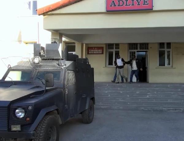 Korucu cinayetinde 2 PKK'lıya tutuklama