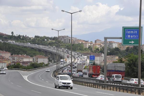 Yollarda bayram tatili göçü (2)