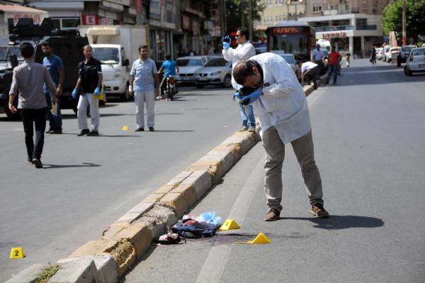 Diyarbakır'da husumetli aileler arasında silahlı kavga: 3 yaralı