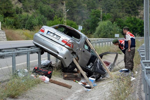 Bayram tatili yolunda kaza: 6 yaralı