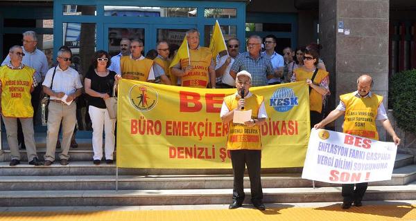 Denizli'de memurlar bordro yaktı