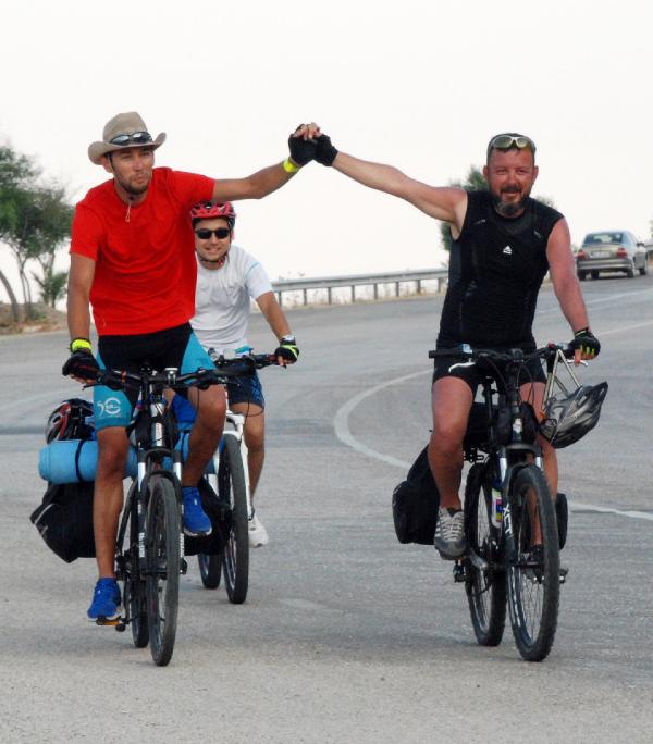 Çanakkale Zaferi'nin 100'üncü yılında 1070 kilometre pedal çevirdiler