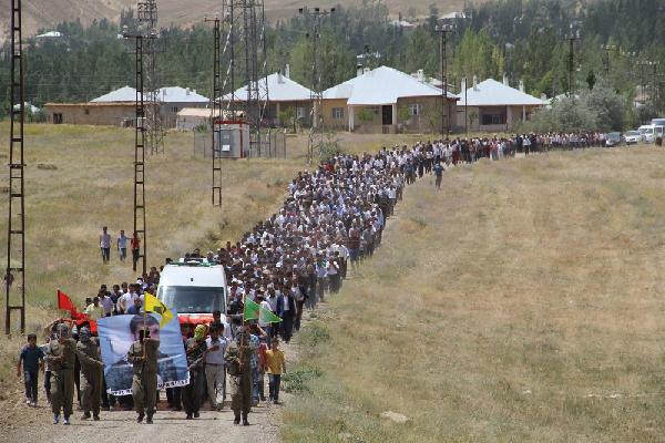 Suriye'de çatışmada ölen YPG’li Başkale'de toprağa verildi