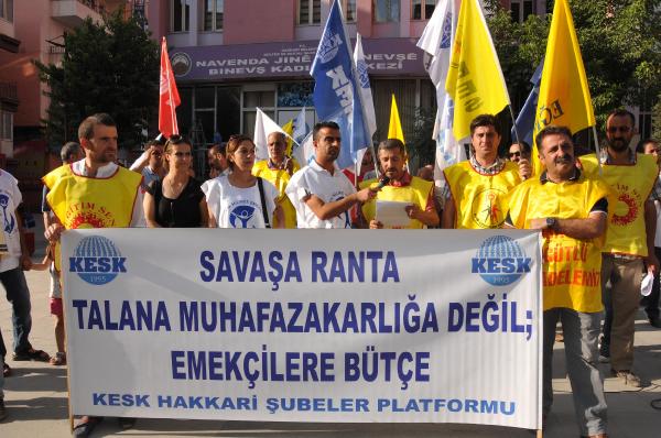 Hakkari'de KESK'ten bordro yakma eylemi