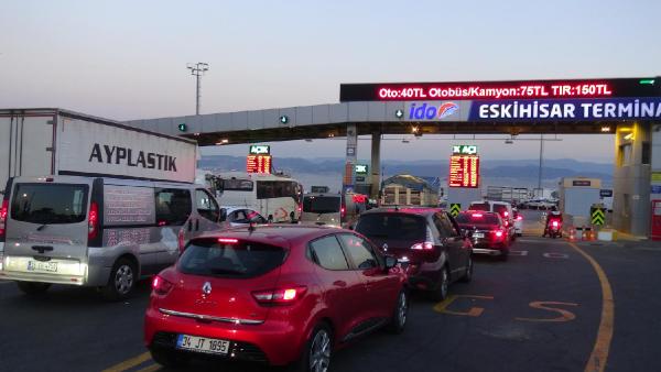 İDO iskelelerinde bayram yoğunluğu bir gün önceden başladı
