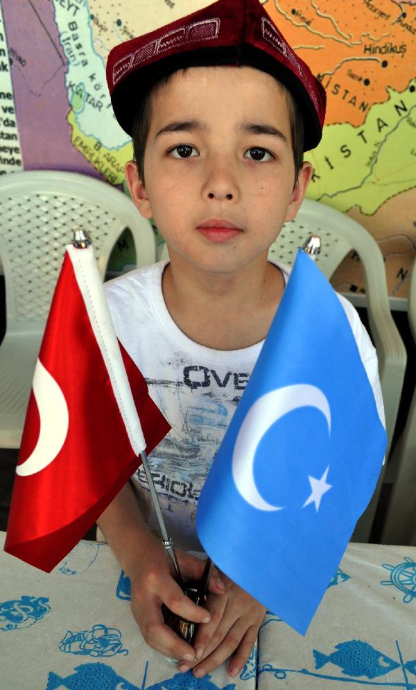8 yaşındaki Uygur Türkü Kamil'in acı bayramı