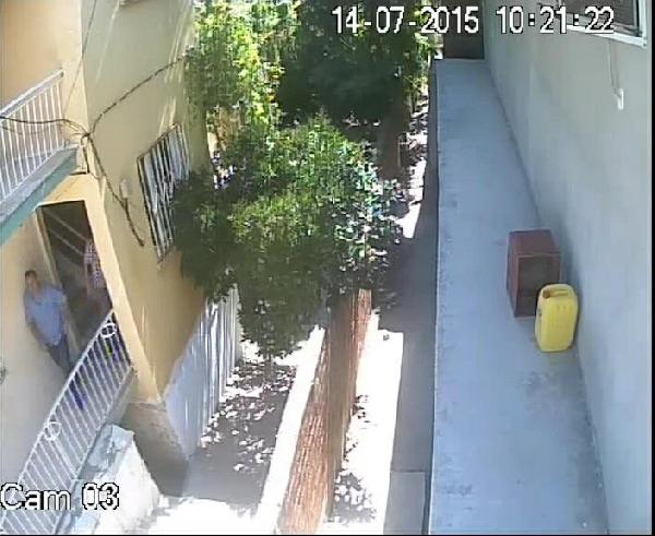 Yaşlı çiftin 22 bin lirasını çalanlar güvenlik kamerasında