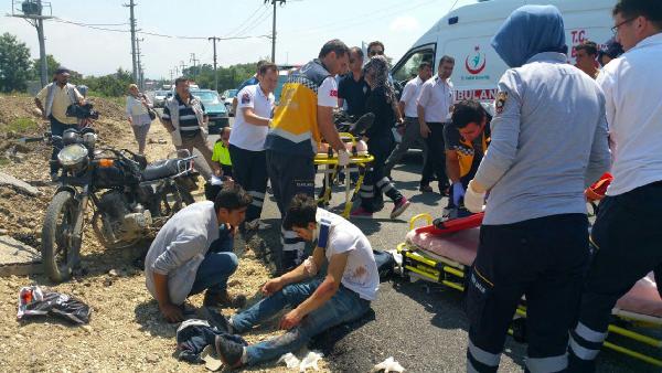Motosikletle bisiklet çarpıştı: 3 yaralı