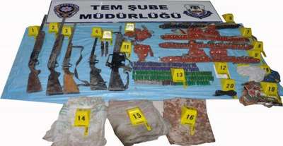 Siirt'te toprağa gömülü 5 tüfek bulundu