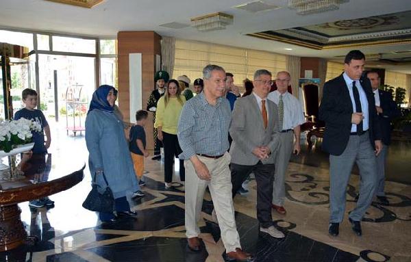 Bülent Arınç, Akçakoca'da ailesiyle tatilde