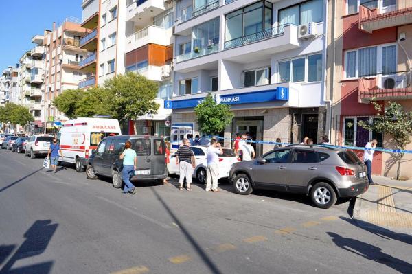 Polis 2 soyguncuyu arıyor