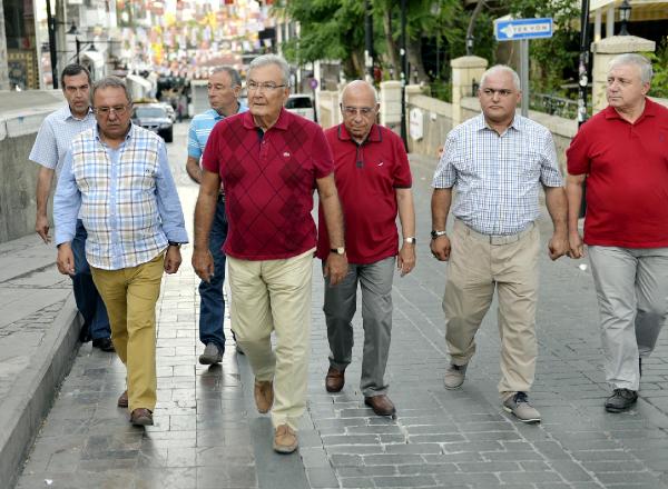 Baykal: Seçimin 40'ı çıkıyor bugün, bir an önce hükümet kurulmalı