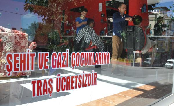 Şehit ve gazi çocuklarına ücretsiz tıraş