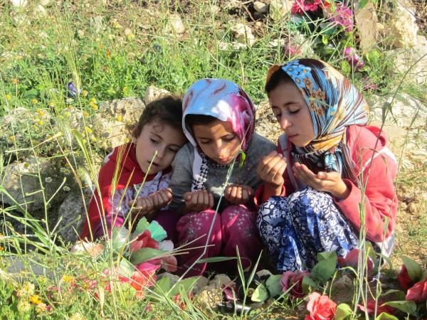 Babasının mezarını ziyaret eden madenci kızı: Keşke toprağın altında ben kalsaydım