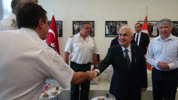 Vali Bulgar heyete sordu: Ne olacak bu TIR kuyruğu?