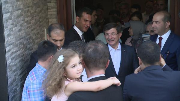 Başbakan Davutoğlu taziye ziyaretine gitti
