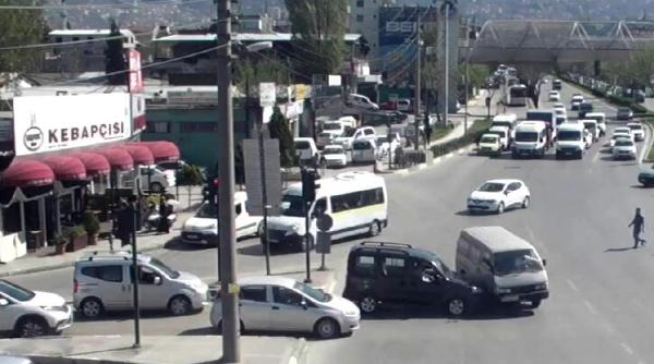 Bursa'daki kazalar Mobese kameralarında