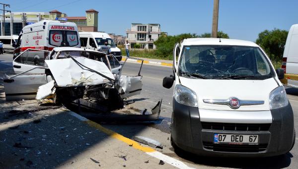 3 yaşındaki çocuk kazada öldü, 9 kişi yaralandı