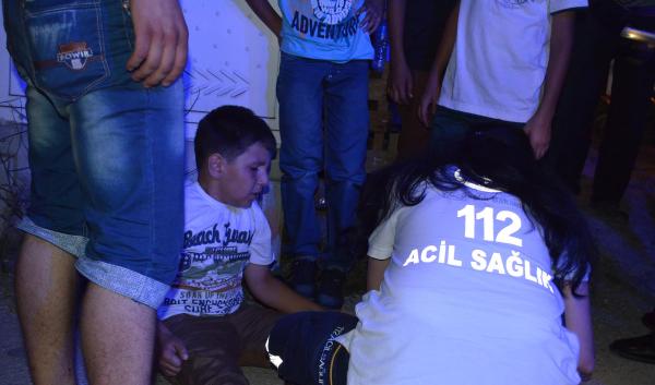 Otomobil çocuğa çarpıp kaçtı