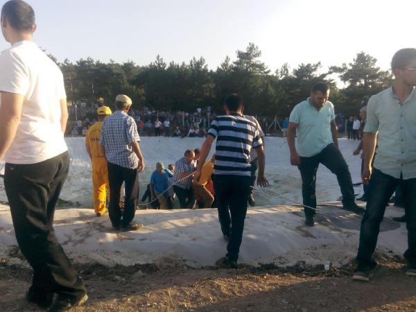 Yangın havuzunda 2 kişi boğuldu