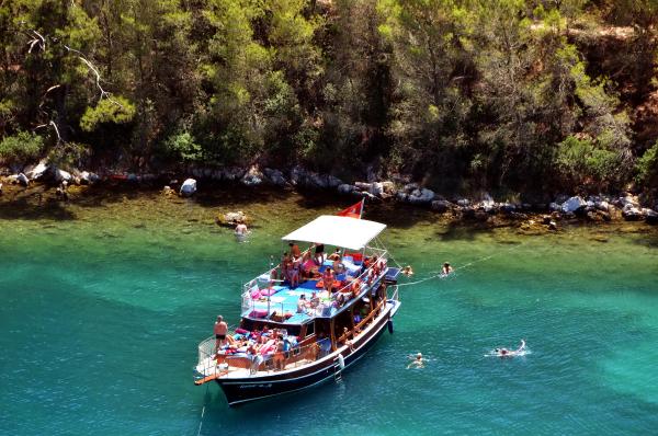 Bodrum'un cennet koylarında tekne bağlayacak yer kalmadı