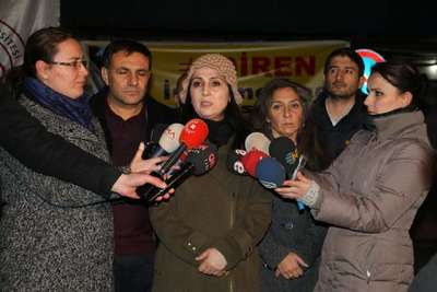 HDP Eşbaşkanı Yüksekdağ Yaşar Kemal'i ziyaret etti