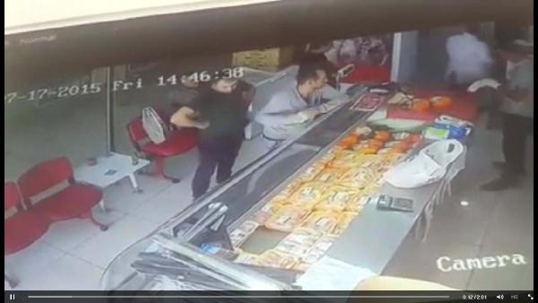 Kasaba verdikleri parayı geri aldılar
