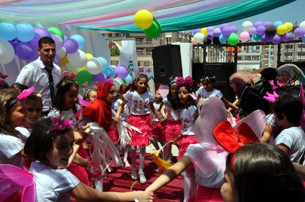 Suriyeli çocuklara bayram eğlencesi