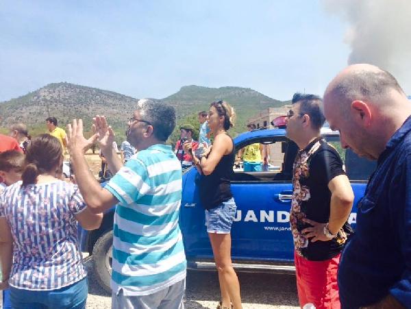 Mersin'de orman yangını, 1 mahalle boşaltıldı (2)