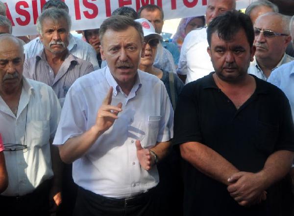 Mersin'de orman yangını, 1 mahalle boşaltıldı (5)