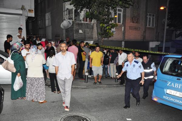 Küçükçekmece'de toprak kayması paniği; 4 bina tedbir amaçlı boşaltıldı