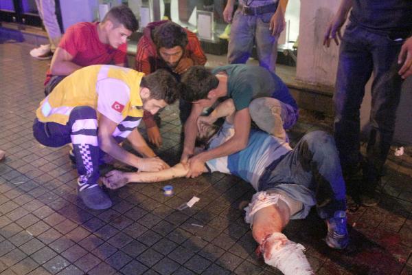 İstiklal Caddesi'nde silahlı kavga: 5 yaralı