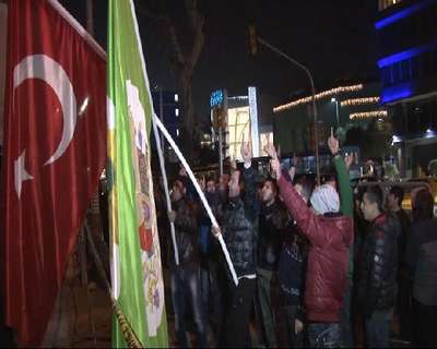Kasımpaşaspor taraftarlarından Cumhuriyet Gazetesi önünde eylem...