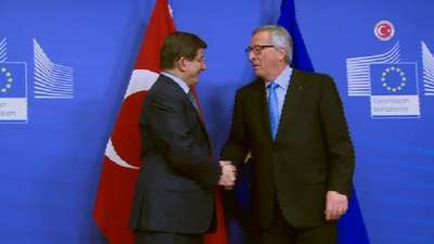 Başbakan Davutoğlu AB Komisyonu Başkanı Jean- Claude Juncker ile görüştü