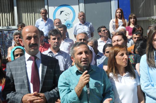 Suruç'taki saldırı Hakkari'de kınandı