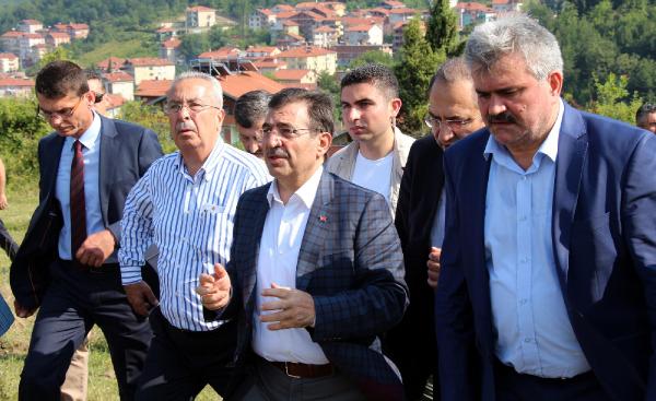 Bakan Güllüce: Her an binalar yıkılabilirdi, herkes ölürdü