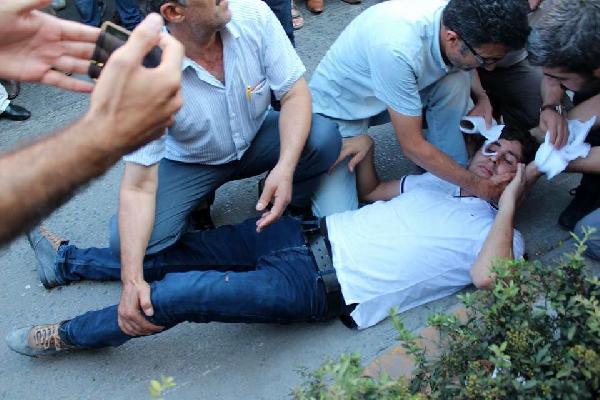 Mersin'de protestocu gruba ateş açıldı; 2 yaralı