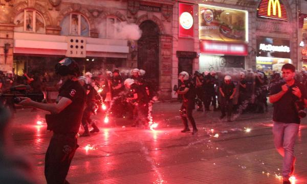 Taksim'de polis müdehalesi