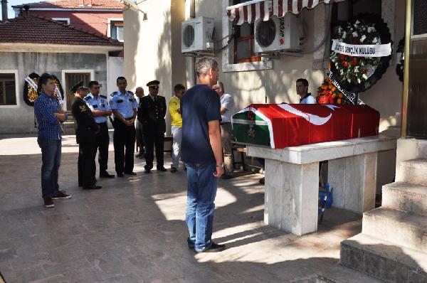Denizde boğulan kadın polisin cenazesi memleketine uğurlandı (2)